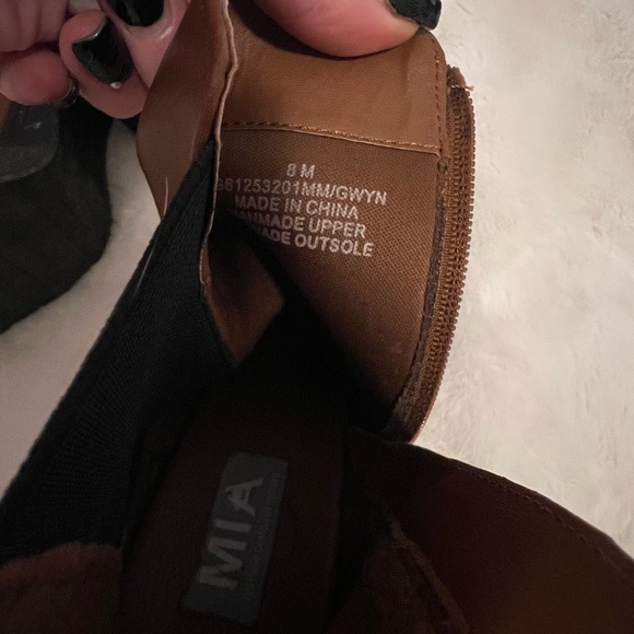 mia boots - Picture 2 of 3